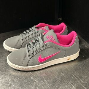 Nike Court Tradition Size 8 Women’s